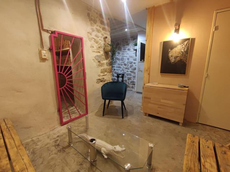 Appartement Cosy 2/4 Personnes La Roquebrussanne Exterior foto